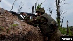 Українські військові повідомляють про 18 обстрілів з боку підтримуваних Росією бойовиків, у тому числі з важкої зброї