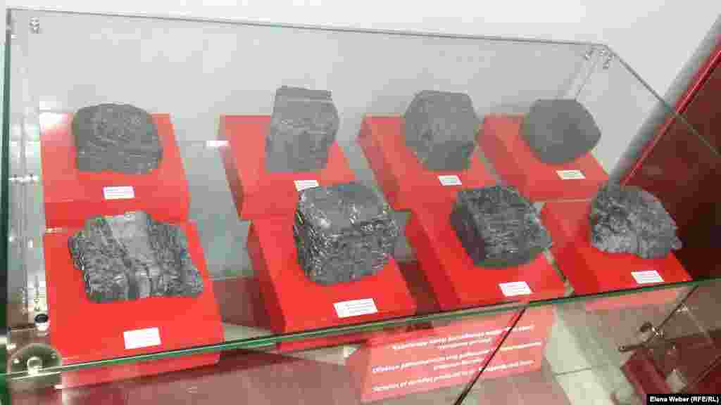 В музее можно посмотреть, какая разновидность угля добывается в Карагандинском угольном бассейне.