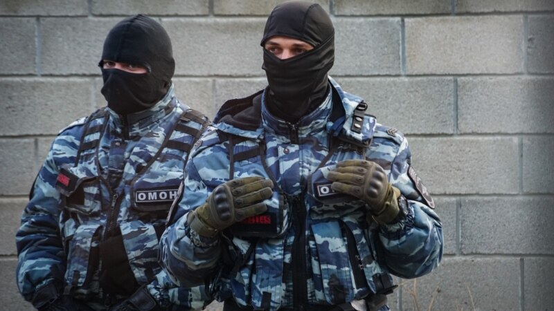 СМИ: в Ленинскую налоговую инспекцию Махачкалы пришли силовики в масках