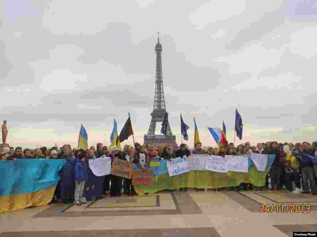 Євромайдан в Парижі (Франція), 24 листопада 2013 року