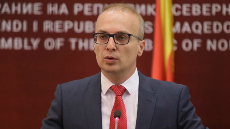 ВМРО-ДПМНЕ бара Дескоска да го образложи укинувањето на лустрацијата