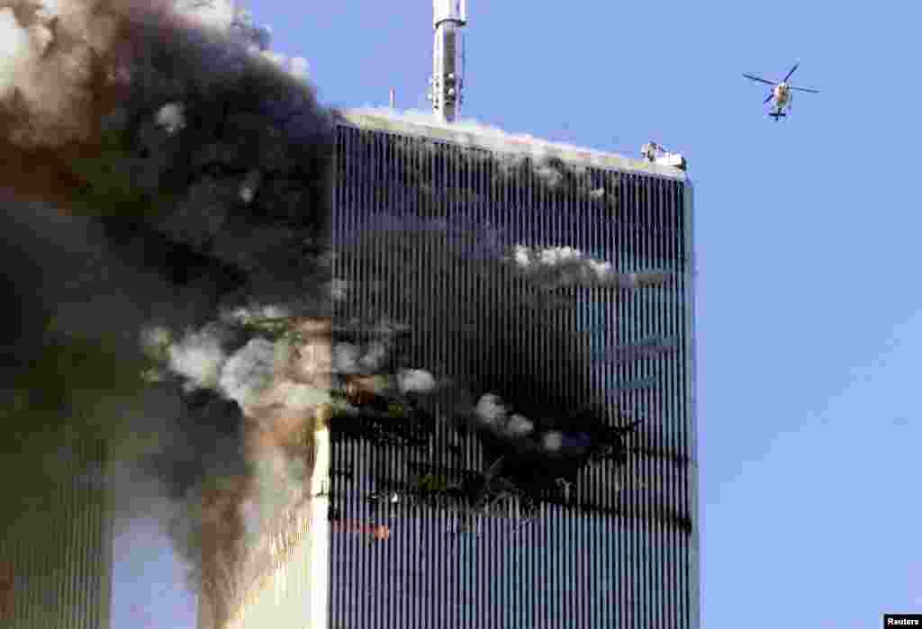 Prima clădire atacată a fost Turnul Nordic de la World Trade Center, între etajele 93 și 99.&nbsp;Zborul American Airlines 11, un Boeing 767, transporta 76 de pasageri,11 membri ai echipajului, plus 5 teroriști. Impactul cu turnul are loc la ora locală 8:46, cu o viteză de peste 700 km/h, într-un moment în care foarte mulți angajați veneau la serviciu.