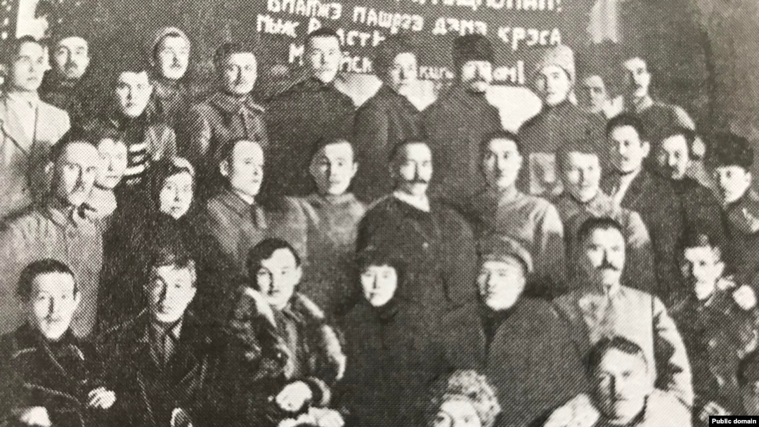 Участники Казанской конференции коммунистов мари в июле 1920 года. Из книги Ксенофонта Санукова "Истории Марийской автономии"
