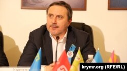 Lenur İslâmov, ATR mediaholdingniñ tesisçisi 