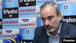 Armenia --Zhirayr Sefilian, the leader of the National Democratic Alliance (AZhB), at a news conference in Yerevan, September 27, 2019.