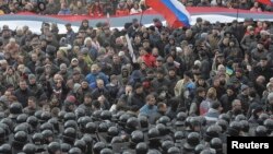 Проросійські активісти і правоохоронці у Харкові, 16 березня