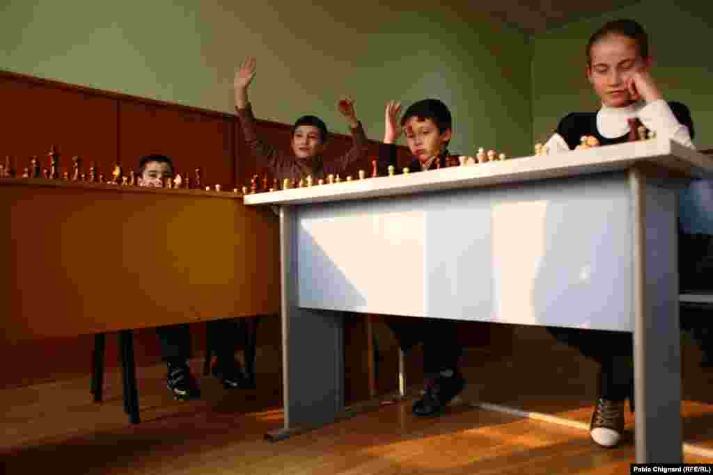 Generația de mîine a marilor maeștri...