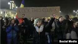Акция протеста в Бухаресте, Румыния, 3 ноября 2015 года. 