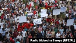 Протести на Албанците против полициската операција Монструм.