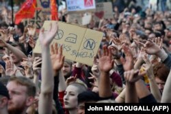 Protest protiv krajnje desnice u nemačkom gradu Kemnicu, 3. septembar 2018.