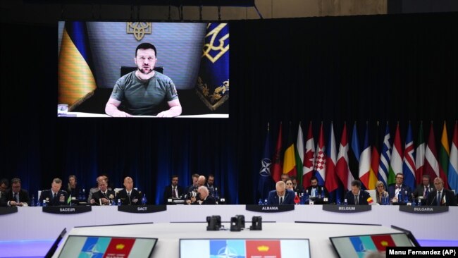 Президент України Володимир Зеленський онлайн звертається до учасників саміту НАТО. Мадрид, Іспанія, 29 червня 2022 року