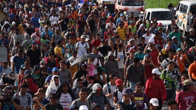 SAD 'šalje više od 800 vojnika' na granicu s Meksikom