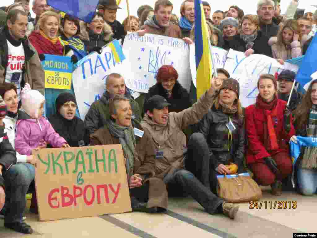 Євромайдан в Парижі (Франція), 24 листопада 2013 року