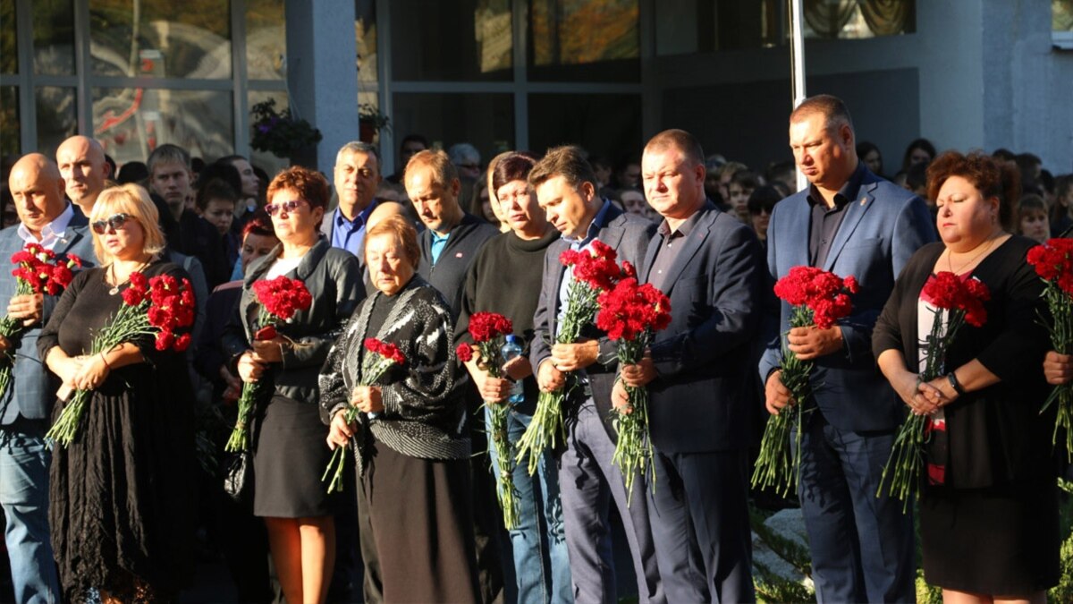 Керчь свежие новости. 17 Октября 2018 года Керченский политехнический колледж. Трагедия в Политехническом колледже в Керчи. Керченский политехнический колледж 17 октября. Керчь скорбим 17.10.2018.