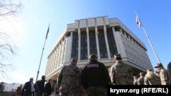 Відкриття меморіальної дошки в Сімферополі, присвяченої подіям 26 лютого 2014 року