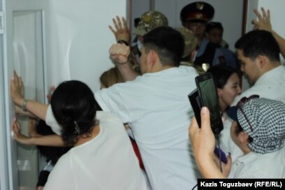 Орыс әйелдерінің балағат сөздермен оргазмы Жапондық порно фантастика