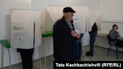 Վրաստան - Հոկտեմբերի 28-ի նախագահական ընտրությունները Քութաիսիի ընտրատեղամասերից մեկում
