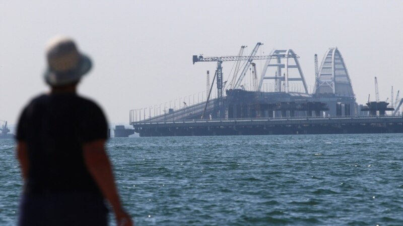 Керченский мост может стать поводом для начала военной фазы в Азовском море – эксперт