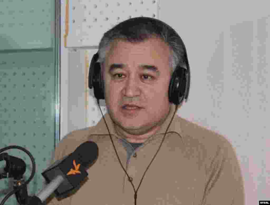 Кыргызстан -- &quot;Ата Мекен&quot; партиясынын төрагасы Өмүрбек Текебаев &quot;Азаттыктын&quot; студиясында, 2010-жылдын 11-марты