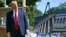 Дональд Трамп отвечает на вопросы журналистов в Белом доме 19 мая