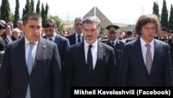 შალვა პაპუაშვილი (მარცხნივ), მიხეილ ყაველაშვილი და ირაკლი კობახიძე.