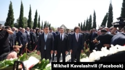 Gürcüstan rəsmiləri memorialda