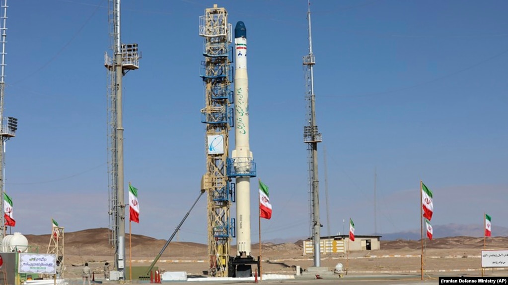 Western states worry that Iranian satellite carriers can be designed to deliver nuclear warheads. (file photo)