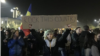 Mii de oameni au protestat la București, cerând demisia premierului Victor Ponta