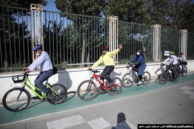 استفاده ترکیبی از دوچرخه‌های اشتراکی بایدو و دوچرخه‌های شخصی شهروندان در مشهد