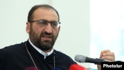 Armenia - Archbishop Arshak Khachatrian speaks during a press conference in Yerevan, December 1, 2025.