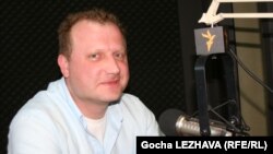 Зураб Джапаридзе в студии грузинской службы Радио Свобода (архивное фото)