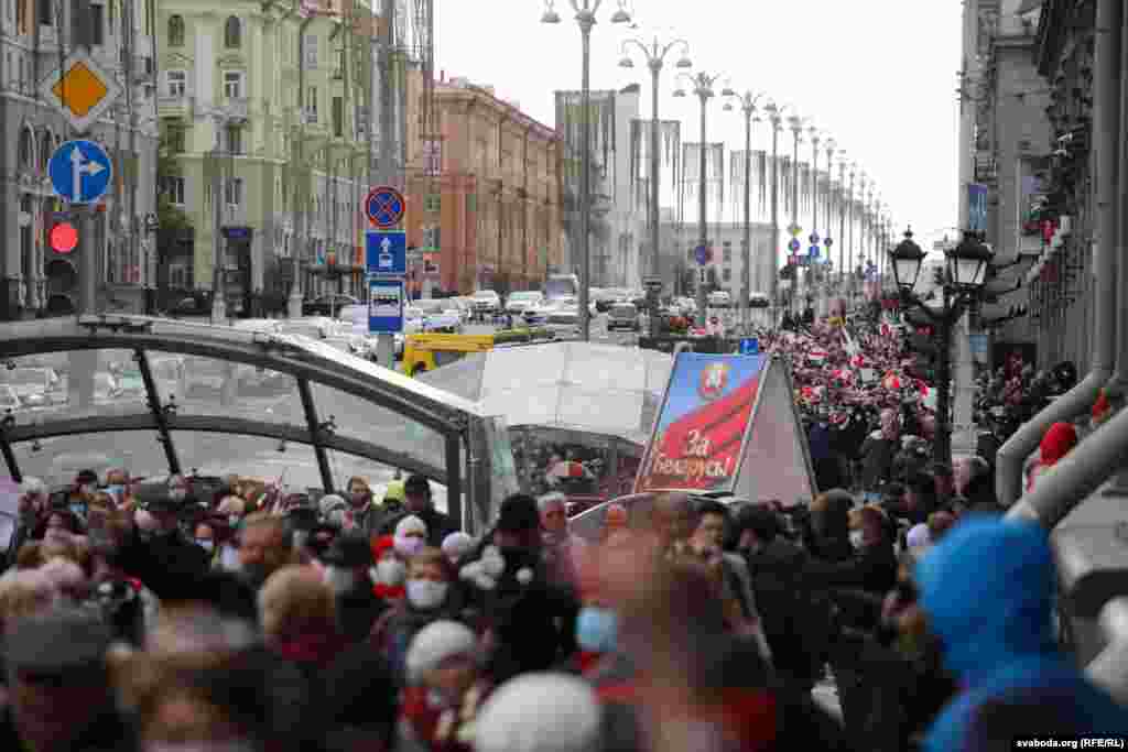 &laquo;Марш мудрасьці&raquo;&nbsp;крочыць далей па галоўным праспэкце сталіцы