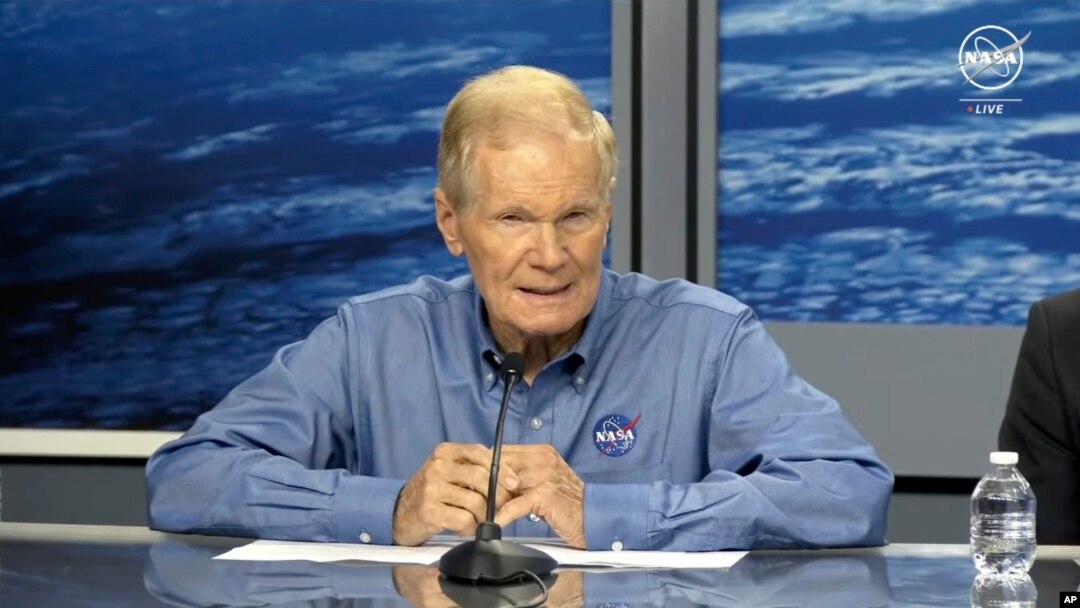 Administratorul NASA, Bill Nelson, a venit la finalul săptămânii trecute la București, pentru prima dată, unde s-a întâlnit cu premierul Marcel Ciolacu și lideri din industria spațială locală. Apoi, a plecat în Bulgaria. 
