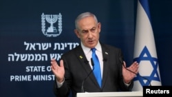 Premierul israelian Beniamin Netanyahu a cerut armatei să atace în forță ținte Hezbollah din Liban.