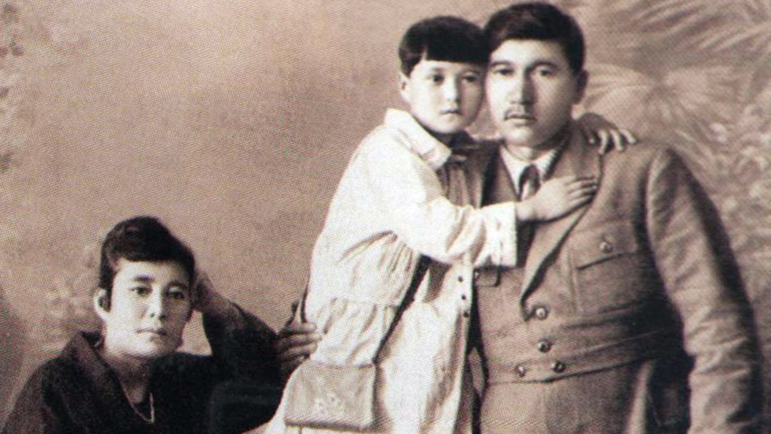 Alexa Loren минет жасайды