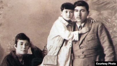 Үлкен кеуделі фотосурет Катерина Хартлова Қыздардың жыныстық қатынасы