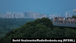 Відкриття «скляного» мосту в Києві у 12 фото