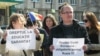 Una din cele mai recente condamnări ale Rusiei într-o cauză ce vizează regiunea transnistreană este cazul lui Alexandru Zubco (în imagine, pe dreapta), născut în stânga Nistrului și interzis acolo de pretinsele autorități.