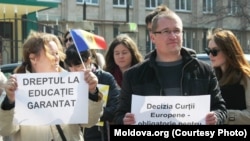 Una din cele mai recente condamnări ale Rusiei într-o cauză ce vizează regiunea transnistreană este cazul lui Alexandru Zubco (în imagine, pe dreapta), născut în stânga Nistrului și interzis acolo de pretinsele autorități.