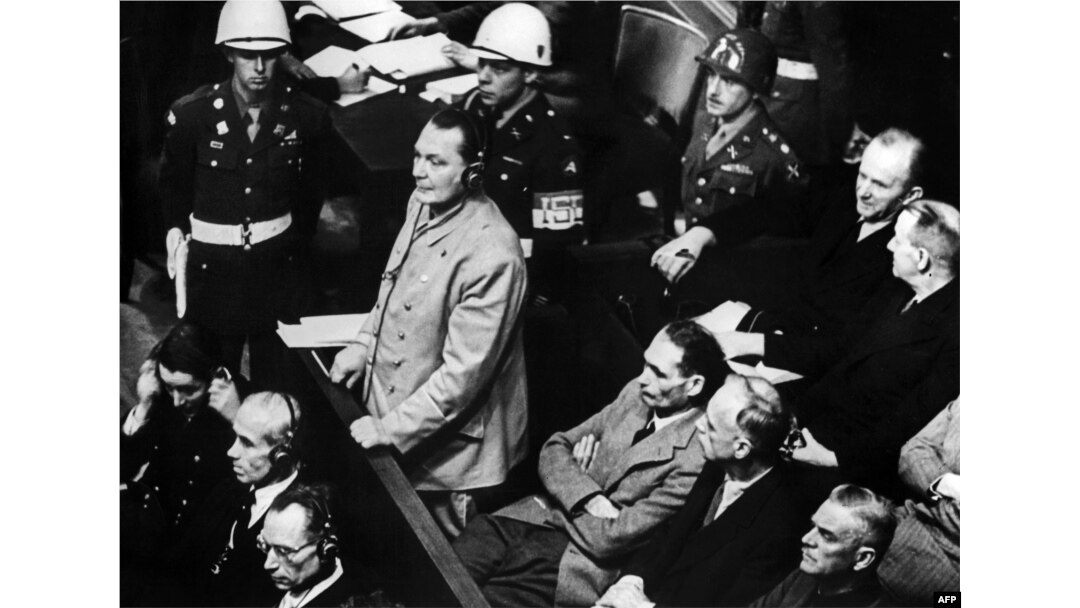 Подсудимый Герман Геринг выступает с речью. Нюрнберг, 21 ноября 1945 года