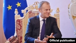 Armenia - European Council President Donald Tusk at a meeting with Armenian President Serzh Sarkisan, Yerevan, 20Jul2015.