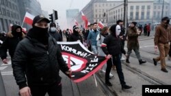 Один из маршей в Варшаве в День независимости Польши