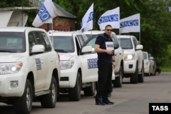Представник місії ОБСЄ у Зайцеві Донецької області. Травень 2016 року