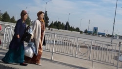 Diňle: Çagasy elinden alynýan gelinler köne däbe razy däldiklerini aýdýarlar