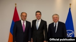 Belgium - NATO Secretary General Anders Fogh Rasmussen (C) and Armenia's Defense Minister Seyran Ohanian (L) and Foreign Minister Edward Nalbandian meet in Brussels, 20May2014.