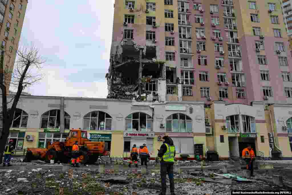 Наслідки російської атаки у Дніпровському районі Києва