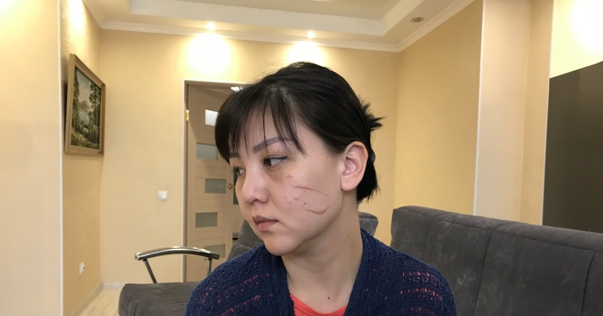 Менің томпақ əйелімнің мысығын бейтаныс жігіттер былғайды