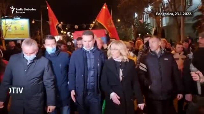 Ministri na protestu podrške svojoj vladi u Podgorici