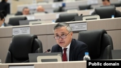 Нурланбек Азыгалиев.