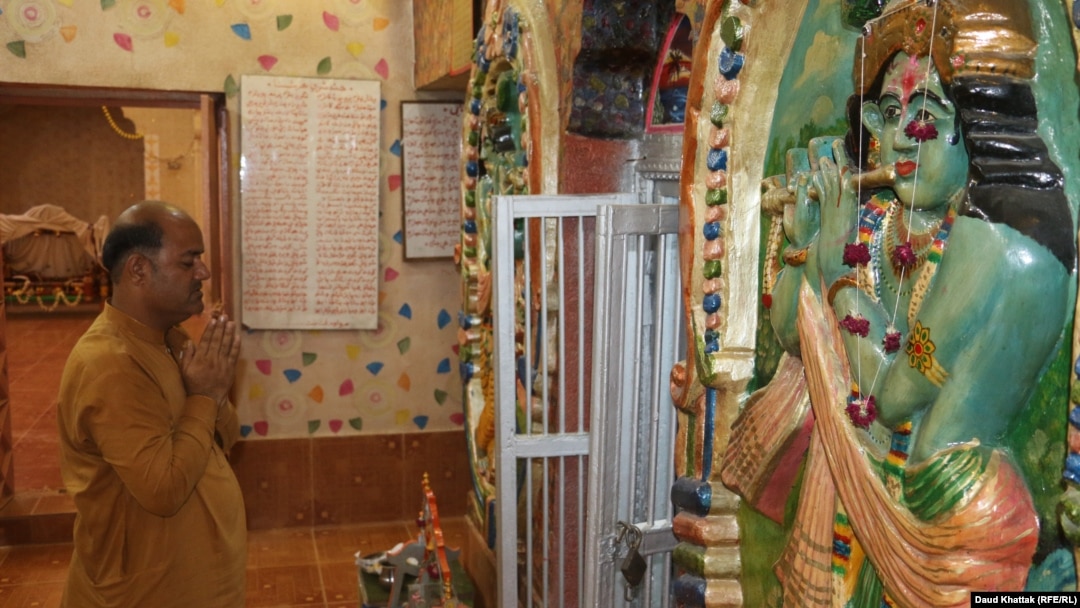 A Hindu Mandir/Temple (Krishna Mandir) in Methi, the main town of Tharparkar. The town has six such Mandirs, the largest in any one town in Sindh. 